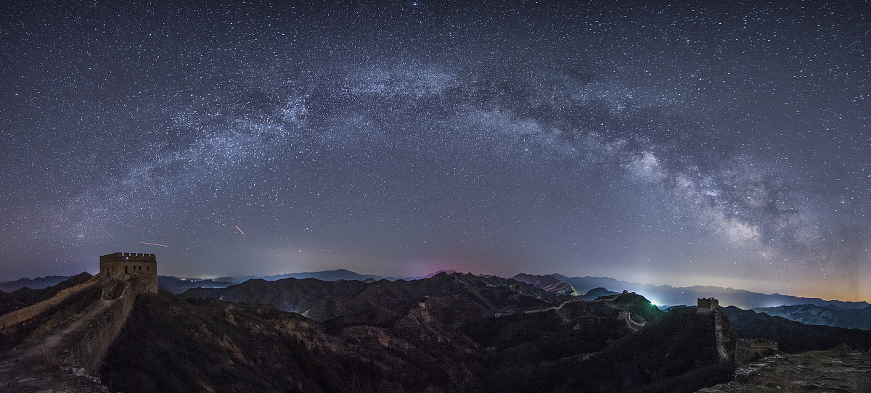 关于城市夜空滑翔，飞越星空的极速体验的信息